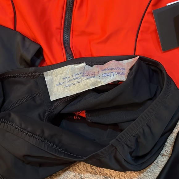 Nike Women’s Hydrolock Sculpt Solid Swimsuit - Picture 3 of 10